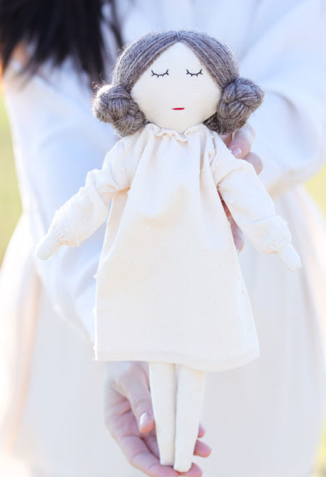 Papusa Adorable ballerina - "Vanille"