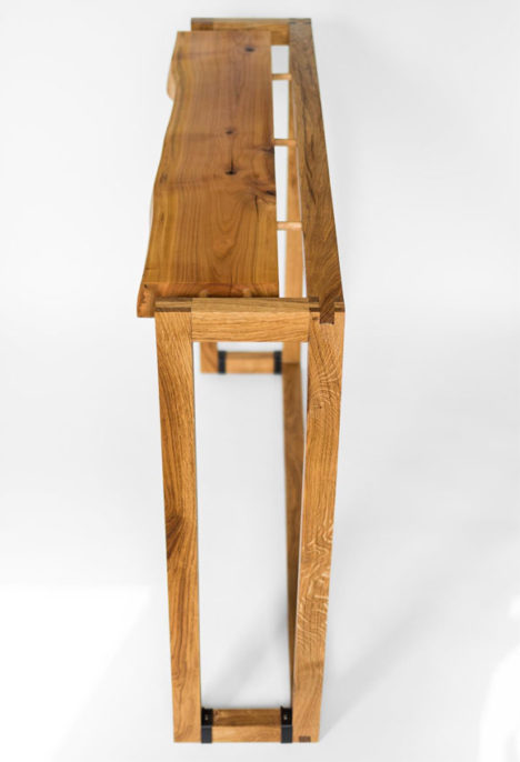 Masuta tip consola