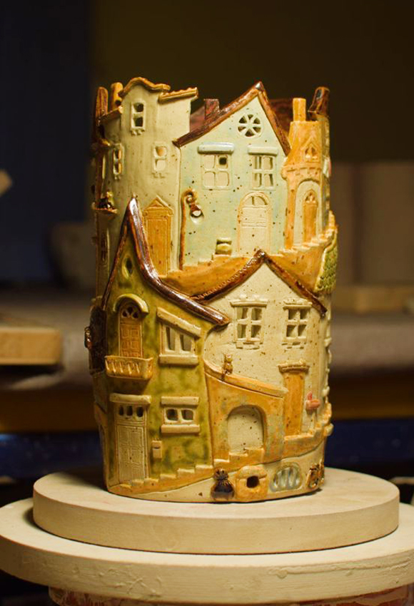 Veioza ceramica - "Scara cu casute"